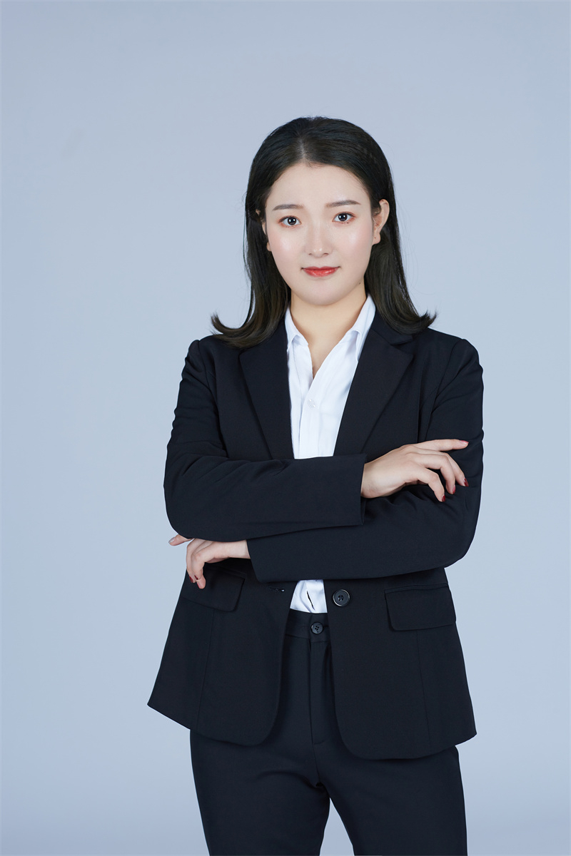 >李丹 高级税务会计 5年以上经验